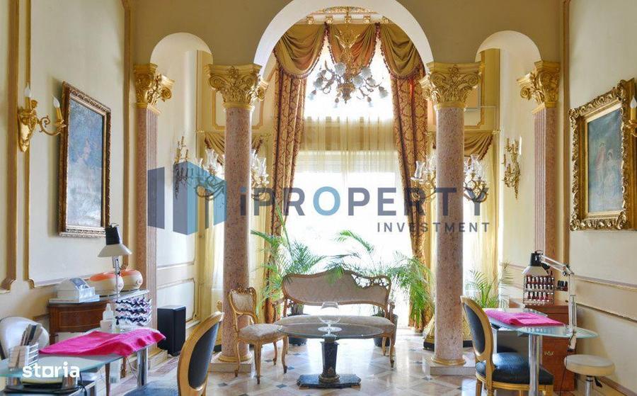 Casă cu 10 camere cu Teren 2000 Mp în Romană