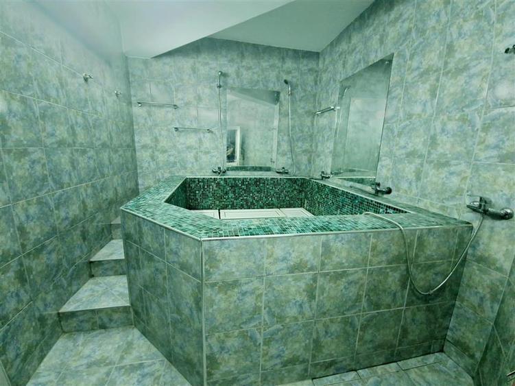 Hotel/Pensiune, de 713.94000244141 mp, în Eșelnița