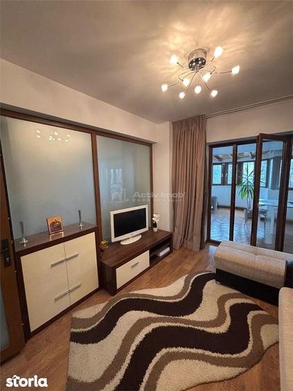 Apartament cu 4 camere decomandat în Port