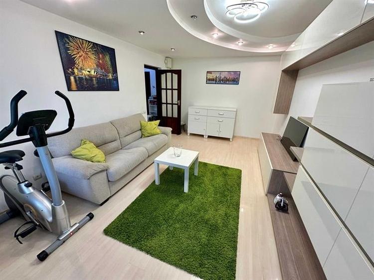 Apartament cu 2 camere decomandat în Lujerului