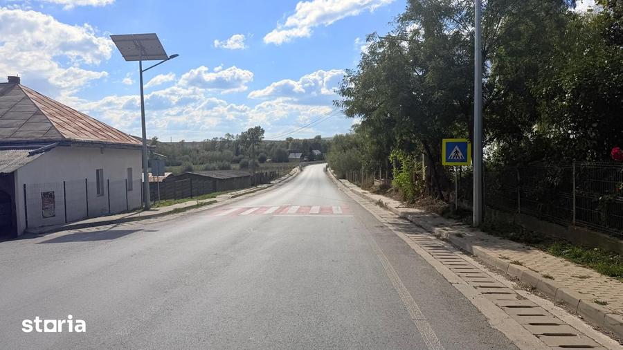 Teren de 2400 mp, în Moara