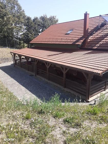 Casă cu 4 camere cu Teren 19200 Mp în Creaca