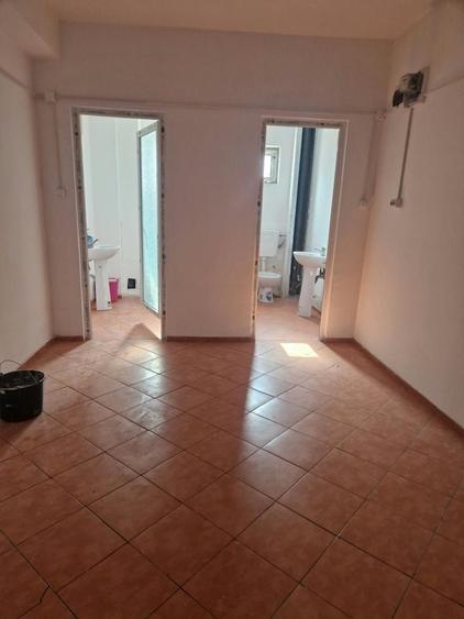 Spațiu comercial, de 120 mp, în Central