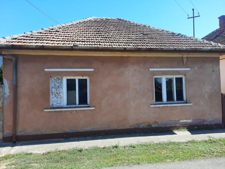 Casă cu 3 camere în Vladimirescu