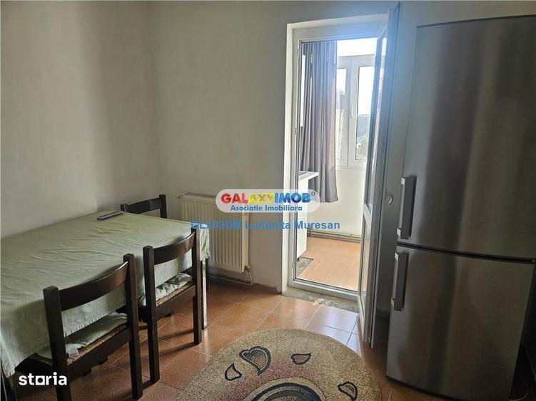 Apartament cu 2 camere decomandat în Micro 12
