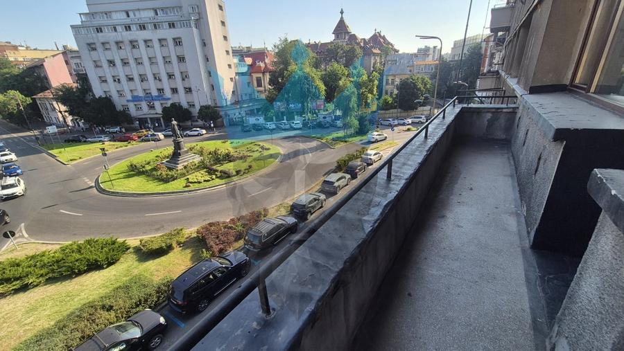 Birou, de 123 mp, în Romană