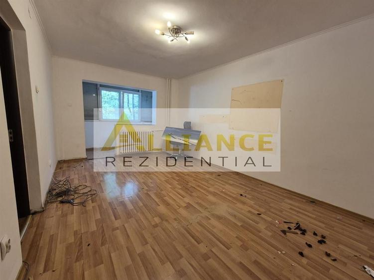 Apartament cu 2 camere decomandat în Titan