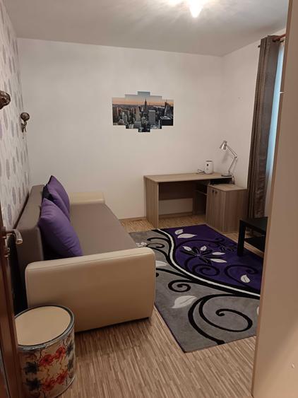 Apartament cu 3 camere decomandat în Florești