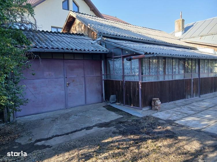 Casă cu 4 camere cu Teren 2275 Mp în Văcărești