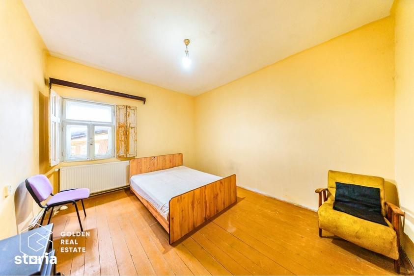 Casă cu 5 camere cu Teren 2880 Mp în Zimandu Nou