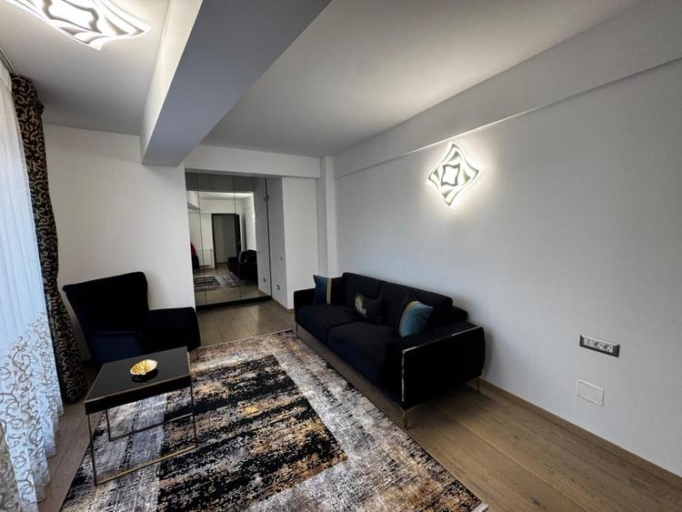 Apartament cu 4 camere decomandat, mobilat în Sud