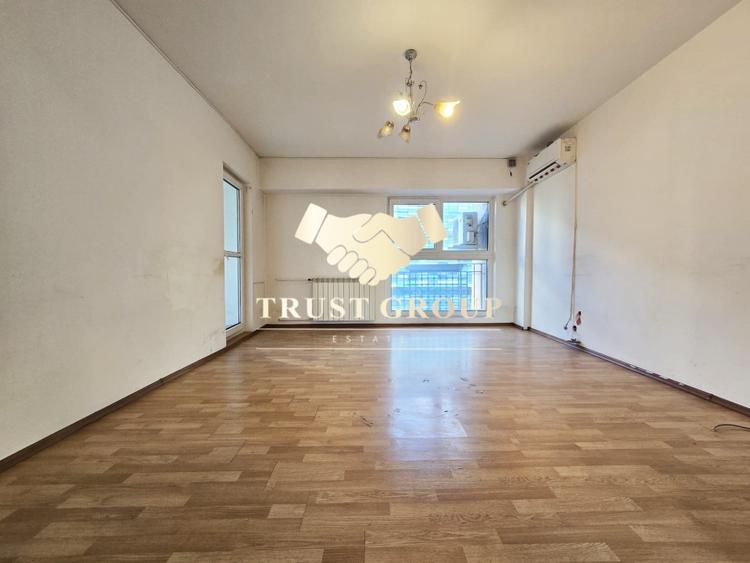 Apartament cu 5 camere decomandat în Victoriei