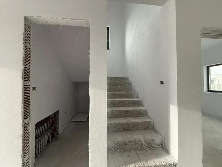Casă cu 4 camere cu Teren 300 Mp în Calea Urseni