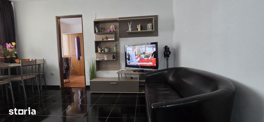 Apartament cu 3 camere în Micro 5