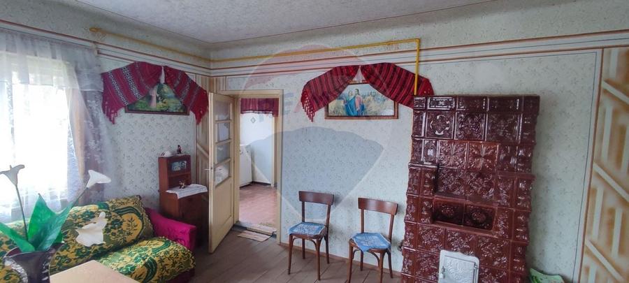 Casă cu 3 camere cu Teren 1361 Mp în Gârdani