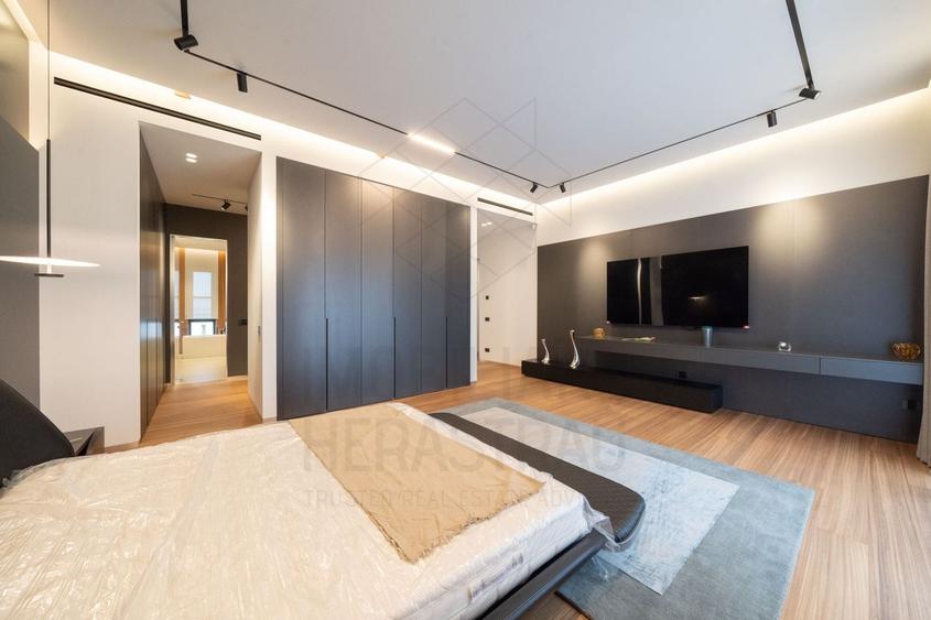 Penthouse cu 5 camere decomandat, mobilat în Băneasa