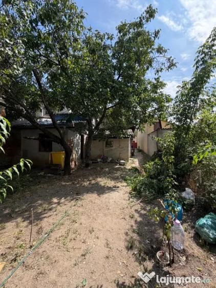 Casă cu 5 camere cu Teren 415 Mp în Central
