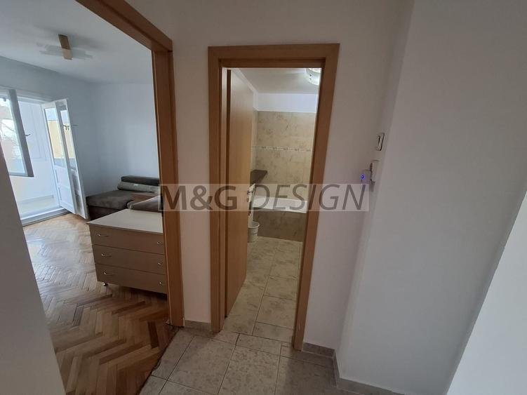 Apartament cu 3 camere decomandat, mobilat în Aradului