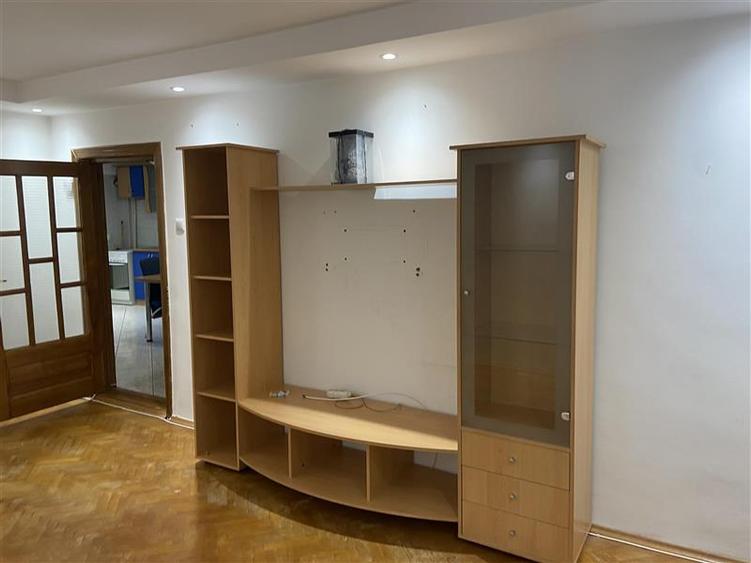 Apartament cu 2 camere decomandat, mobilat în Ultracentral