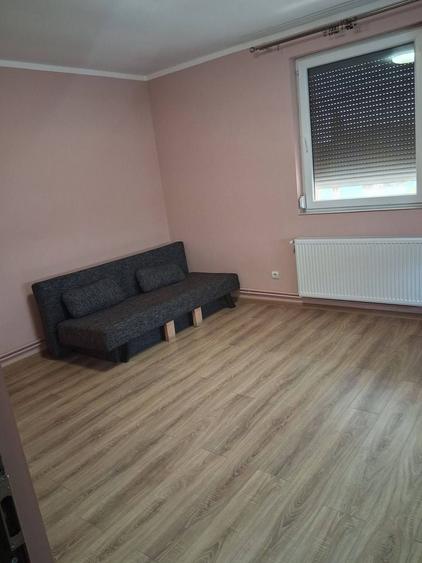 Casă individuală cu 3 camere decomandat cu Canalizare în UMT