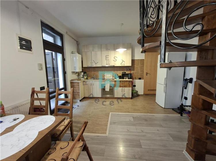 Apartament cu 3 camere decomandat, mobilat în 15 Noiembrie