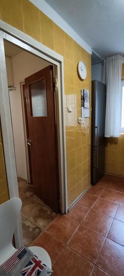 Apartament cu 3 camere decomandat în Tineretului