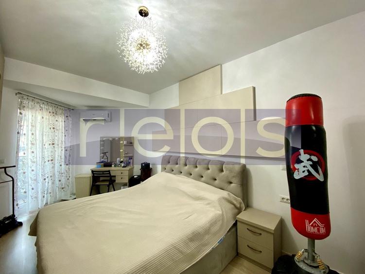 Apartament cu 3 camere semidecomandat, mobilat în Sebastian