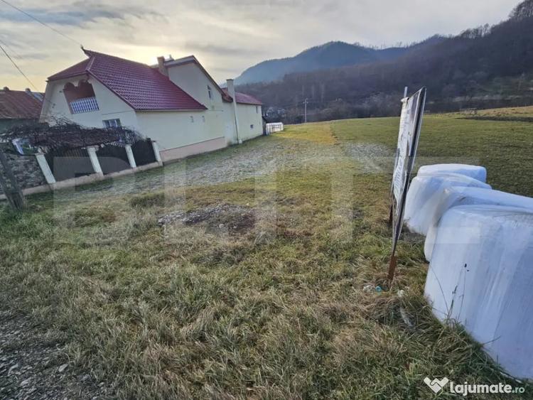 Teren de 1400 mp, în Central