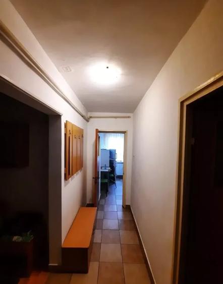 Apartament cu 2 camere decomandat, mobilat în Titan