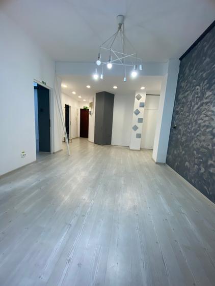 Apartament cu 4 camere nedecomandat în Pache Protopopescu