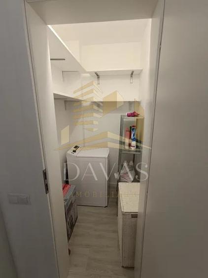 Apartament cu 3 camere semidecomandat, mobilat în Semicentral