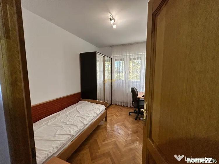Apartament cu 4 camere decomandat în Ultracentral