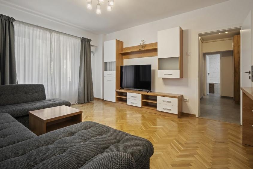 Apartament cu 2 camere decomandat, mobilat în Calea Călărașilor