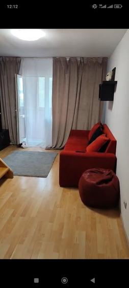 Apartament cu 2 camere decomandat în Apărătorii Patriei