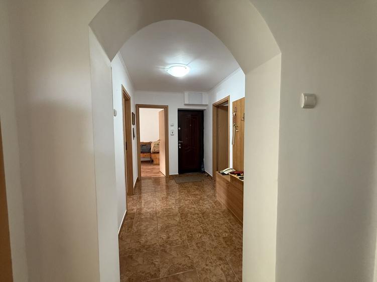 Apartament cu 4 camere decomandat, mobilat în Ultracentral