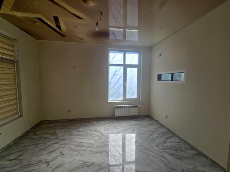 Birou, de 250 mp, în Obcini