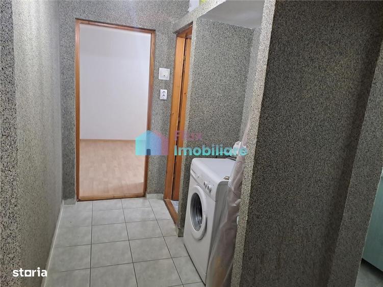 Apartament cu 3 camere semidecomandat în George Enescu