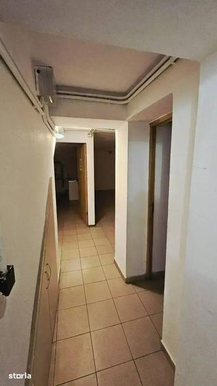 Spațiu comercial, de 370 mp, în Dămăroaia