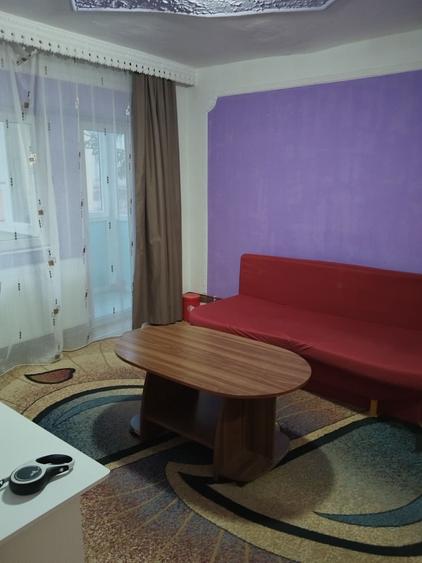 Garsonieră decomandată în Central
