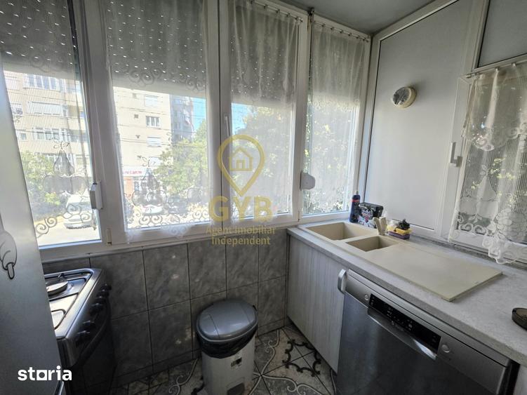 Apartament cu 3 camere decomandat în Decebal