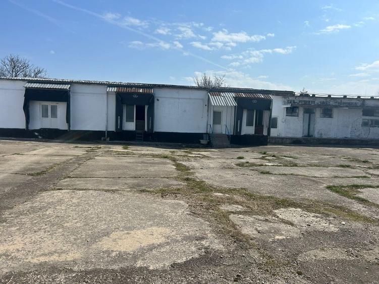 Casă cu 4 camere în Exterior Vest
