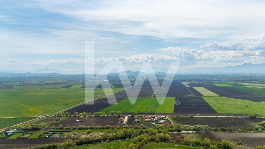 Teren Construcții intravilan de 963 mp, în Hălchiu