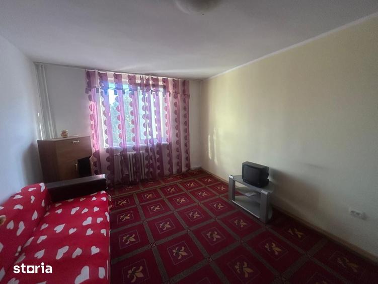 Apartament cu 3 camere decomandat în Dărmănești