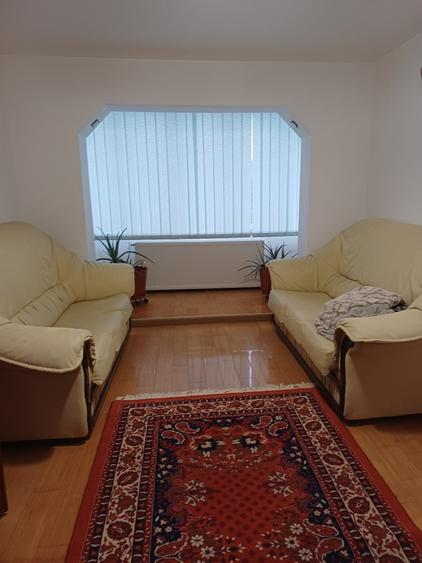 Apartament cu 3 camere decomandat în Exterior Vest