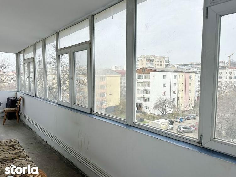 Apartament cu 3 camere decomandat în Păcurari
