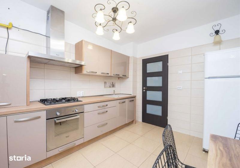 Apartament cu 3 camere decomandat în Rovine