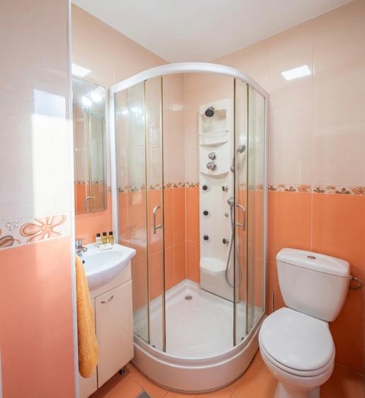 Apartament cu 3 camere decomandat, mobilat în Faleza Nord