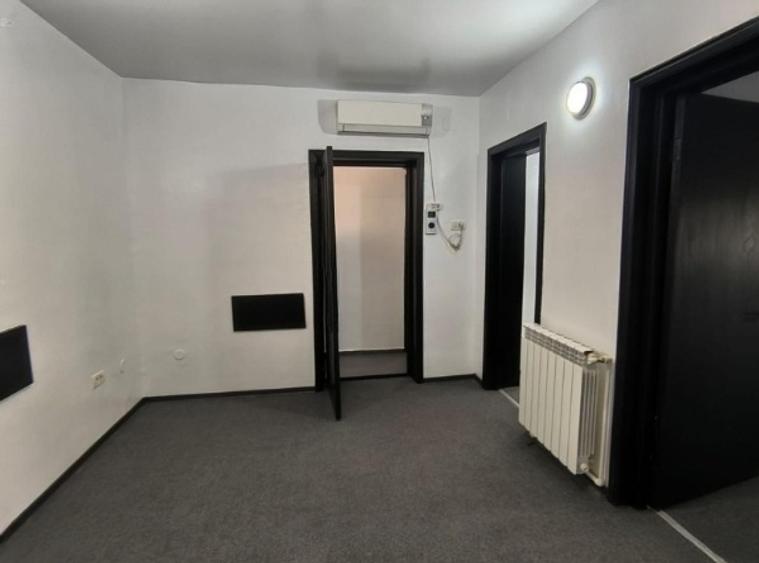 Birou, de 85 mp, în Central