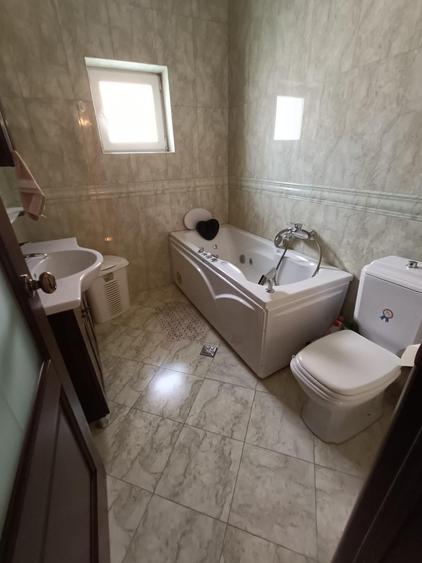 Apartament cu 3 camere decomandat în Ghencea