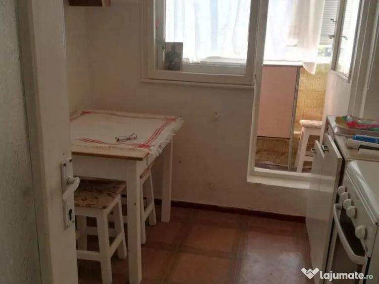 Apartament cu 2 camere semidecomandat în Mazepa 1